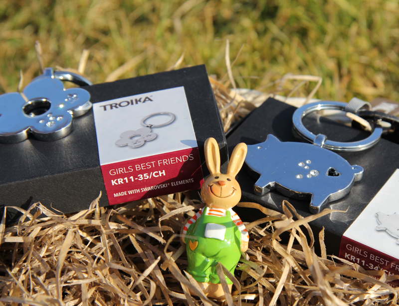 Troika Girls Best Friends Schlüsselanhänger Blume – Metallguss, glänzend verchromt mit Swarovski Elements – Bild 2